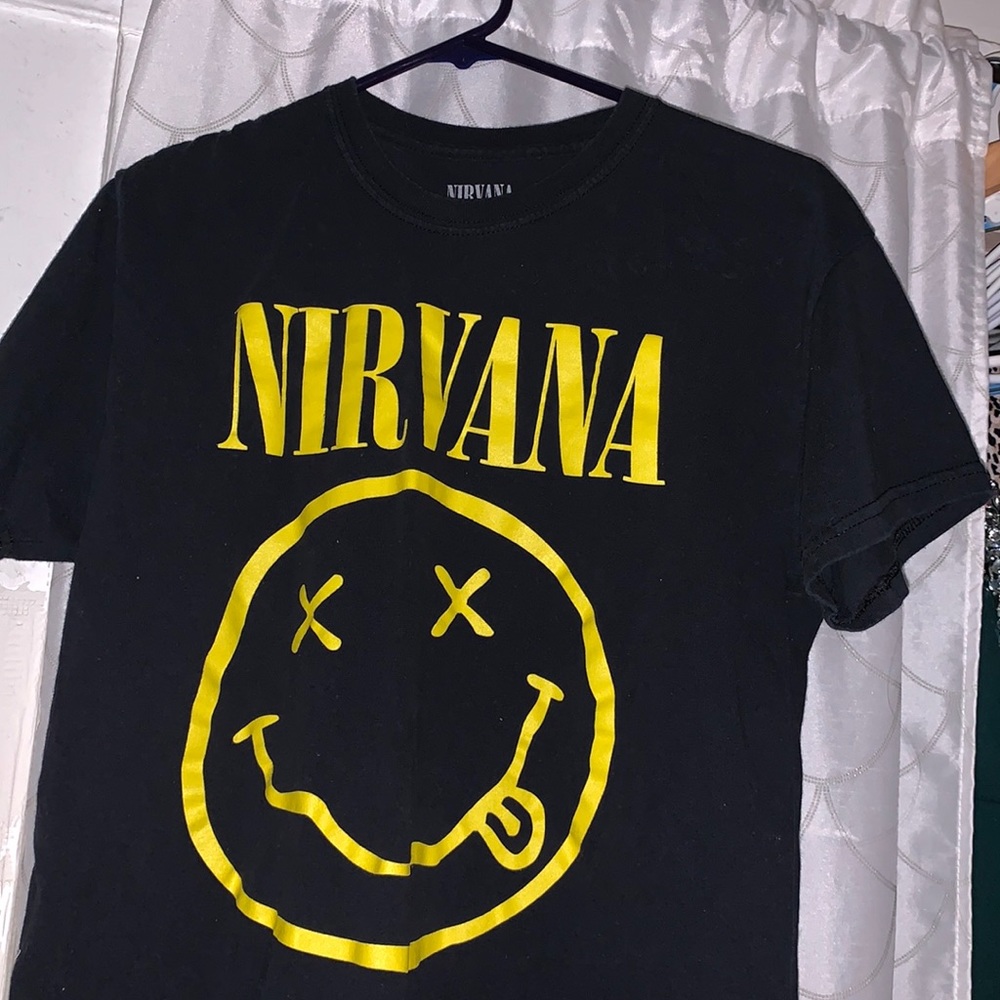 Nirvana tee💛